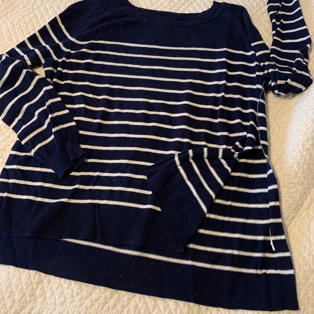 Open side sweater